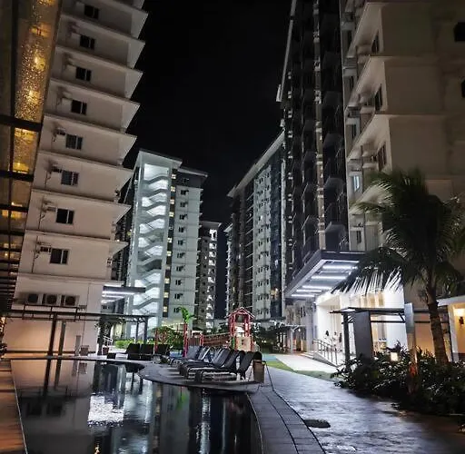 Luxhomme 2- Bedroom Luxury Unit *