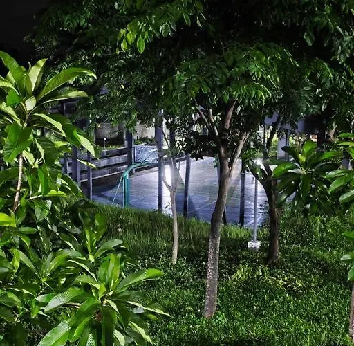 Luxhomme 2- Bedroom Luxury Unit Manila